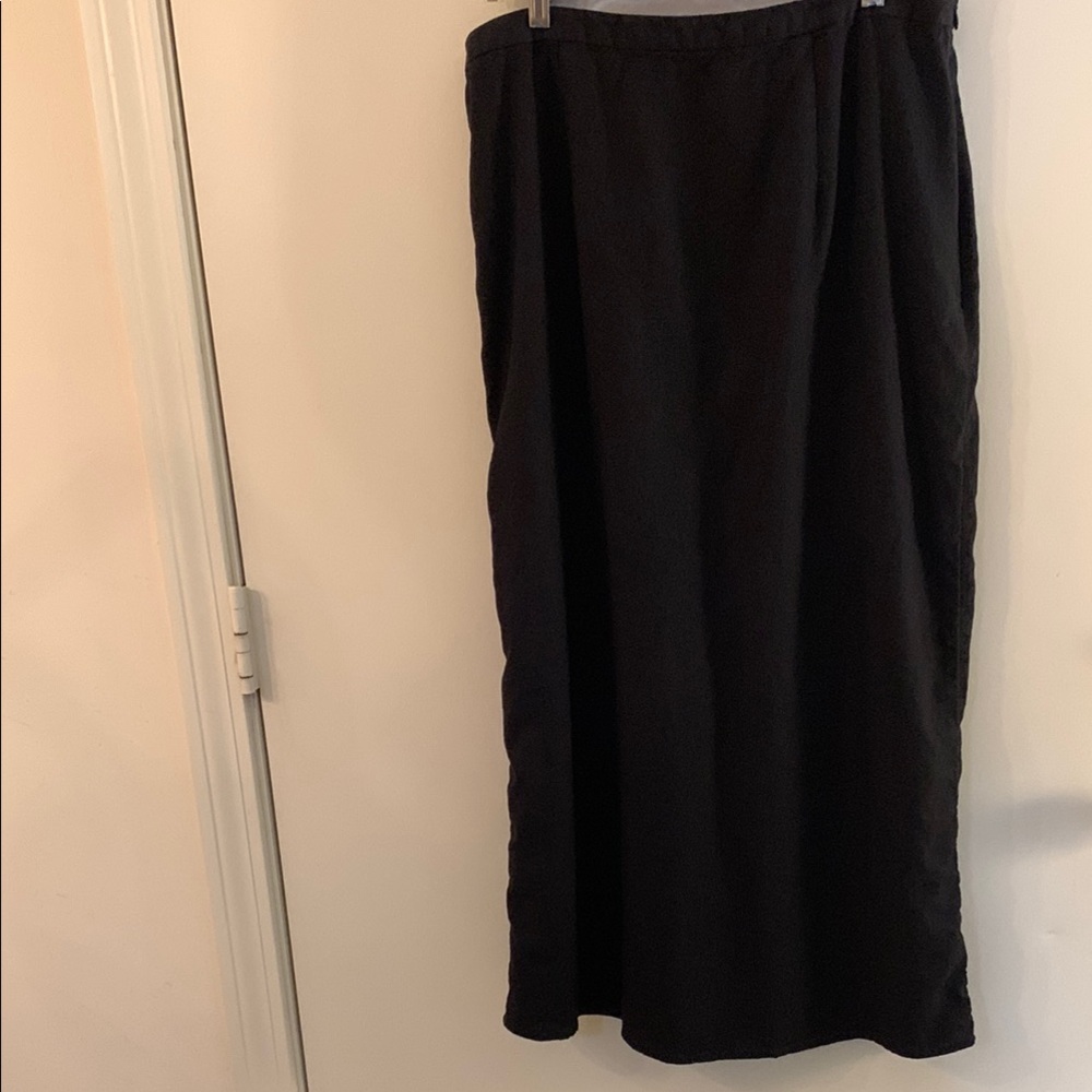 Chic Black Midi Skirt for Women